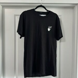 Off-White Men’s Black Tee Shirt in Medium.